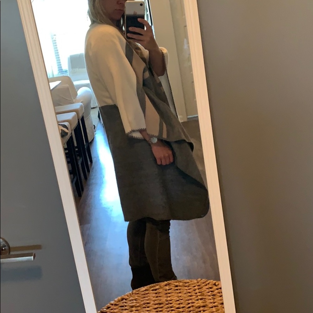 Cape jacket - Picture 2 of 2